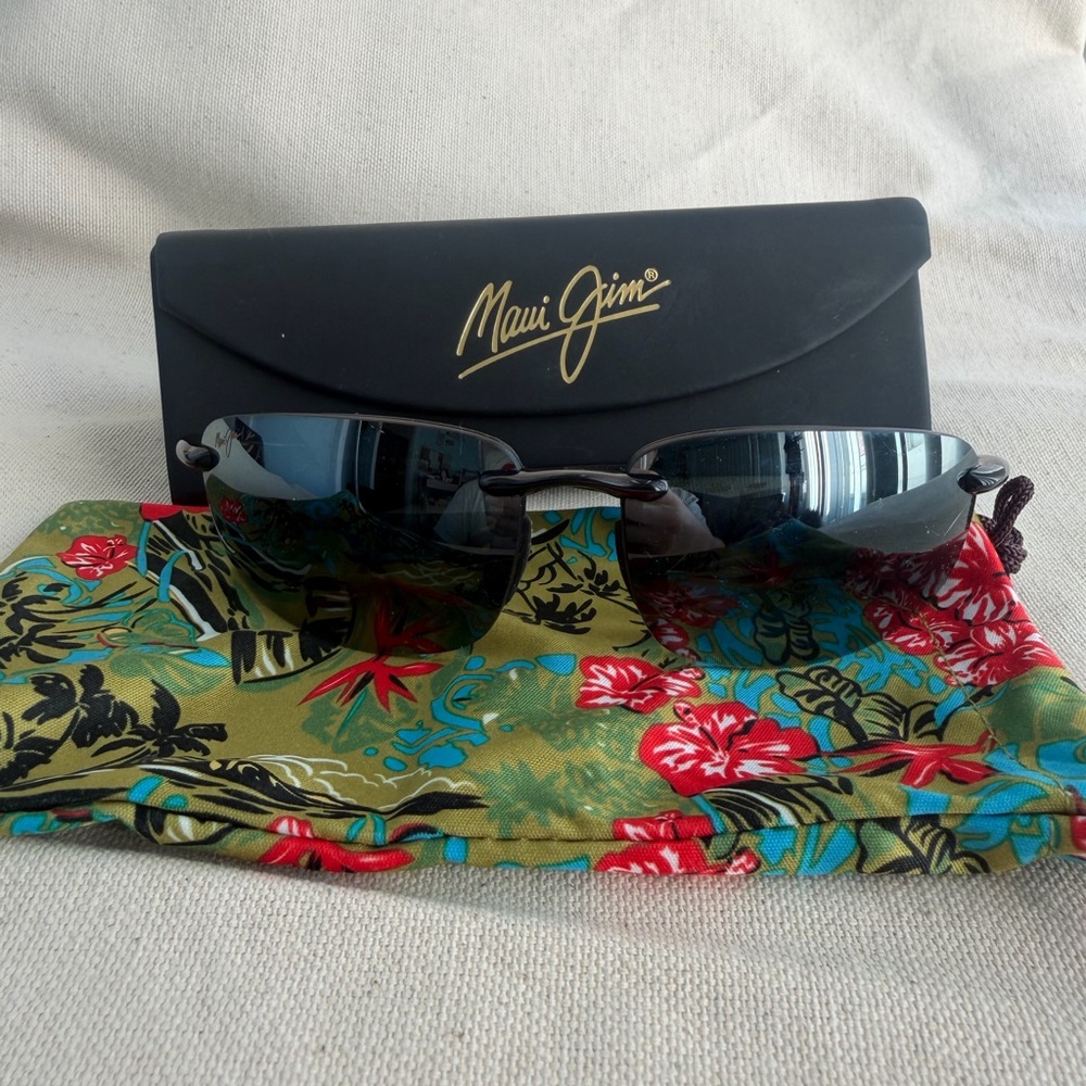 Maui Jim Ho’okipa Polarized Black & Gray Sunglasses